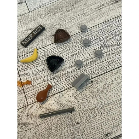 Lego Parts And Pieces Lot Of 13 - Picture 3 of 7